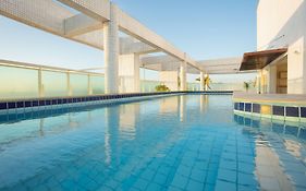 Golden Tulip Macae
